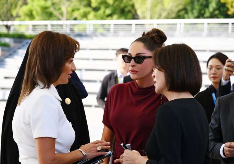 Mehriban Əliyeva və Anna Akopyan birgə şəkil çəkdiriblər - FOTO