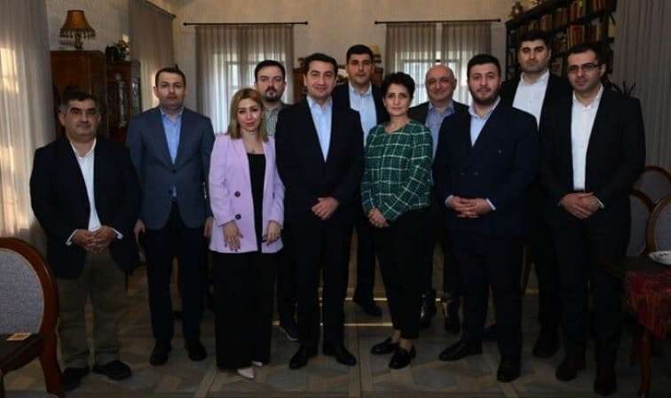 Hikmət Hacıyev Ermənistan nümayəndələrini qəbul edib