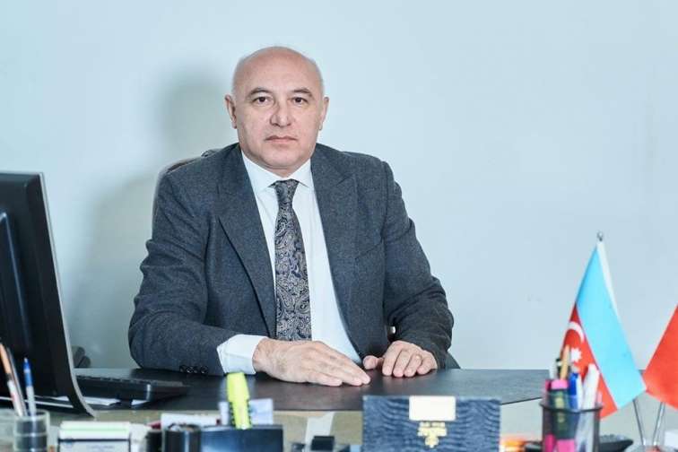Cənab deputat, vətəndaşlardan kim üzr istəməlidir?